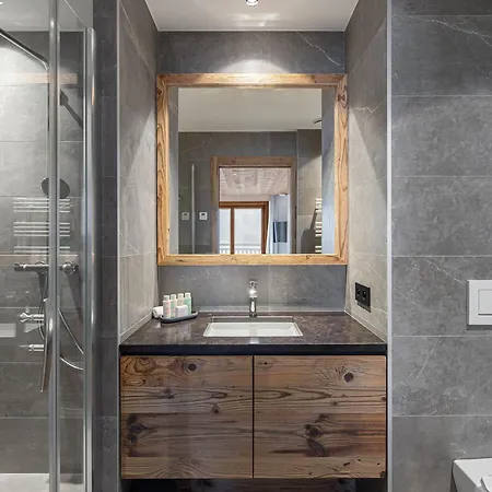 Spacieux A Avec Piscine Et Sauna - Fr-1-568-27 Alpehytte *