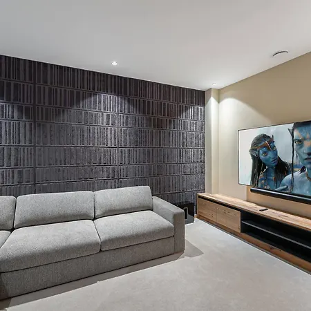 Spacieux à Avec Piscine Et Sauna - Fr-1-568-27