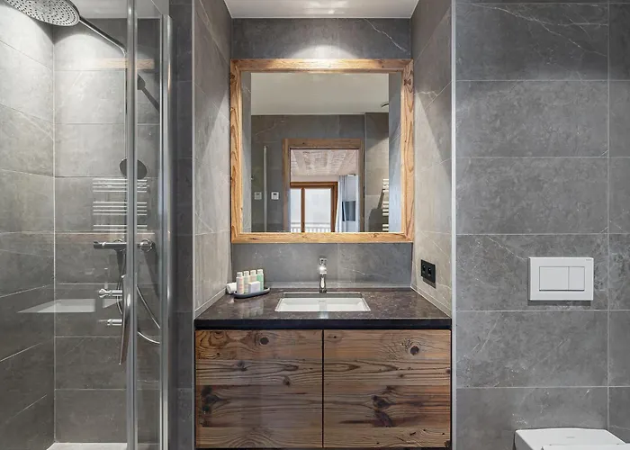 Spacieux A Avec Piscine Et Sauna - Fr-1-568-27 Alpehytte